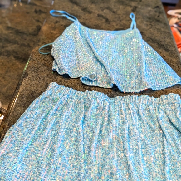 Sequin fabric Tank top and Shorts Set by endless rose - Picture 9 of 17